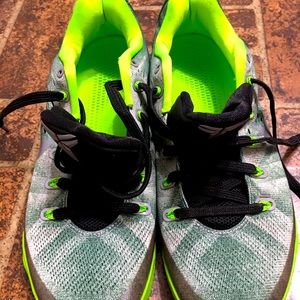 KDbasketball kicks,7.5 wmen 5 mens.good condition.